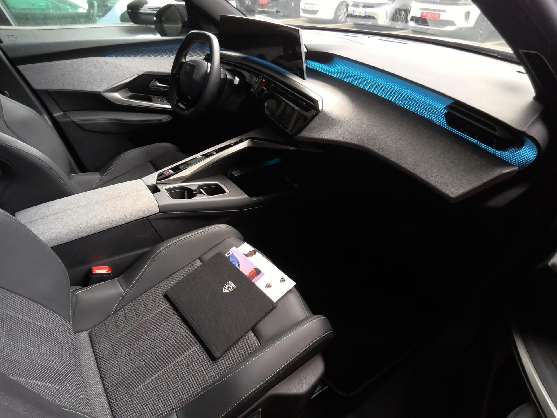 Peugeot 5008 Hybrid 145 ch e-DCS6 GT 2025