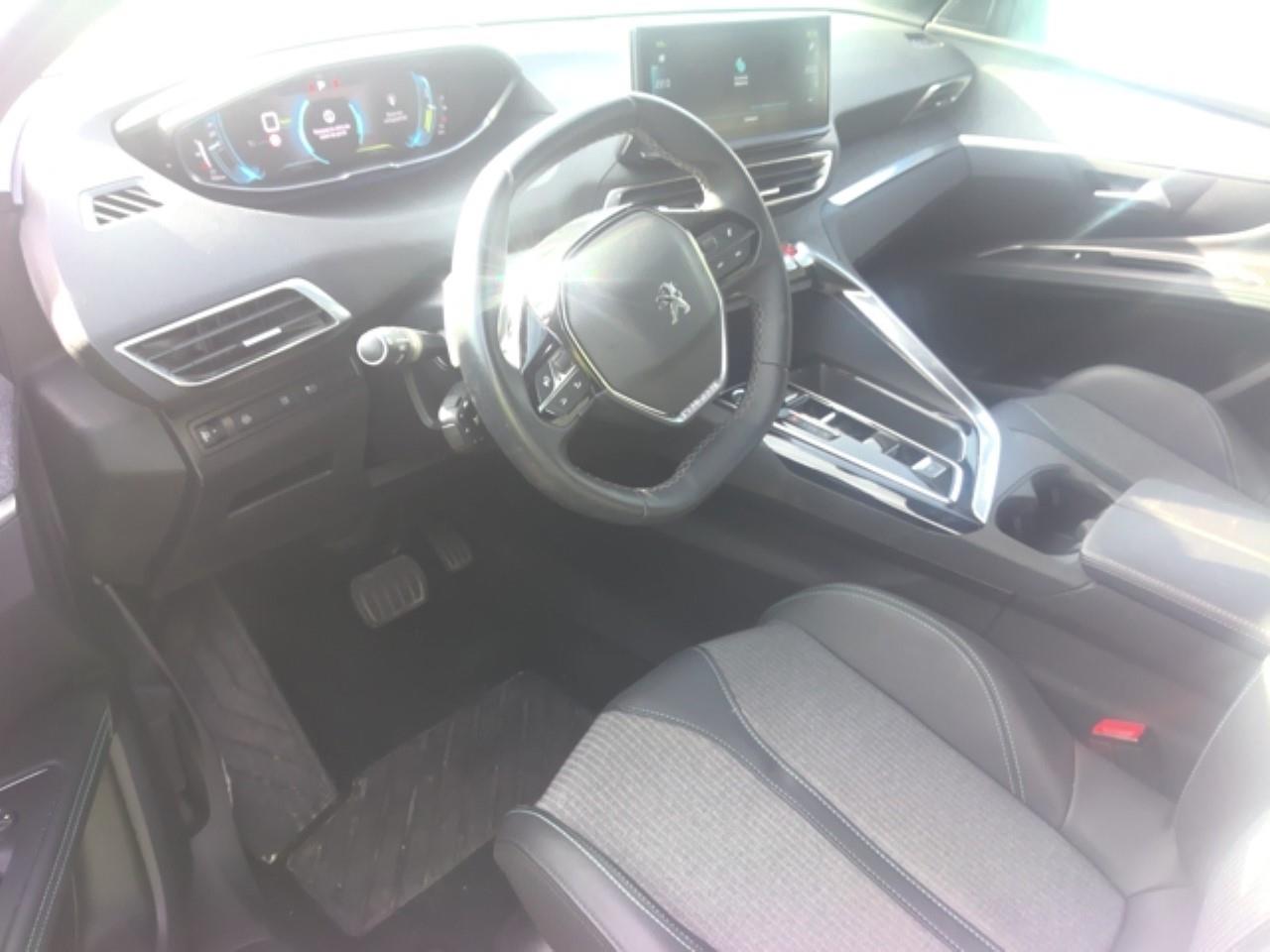 Foto Peugeot 3008 Hybrid 3
