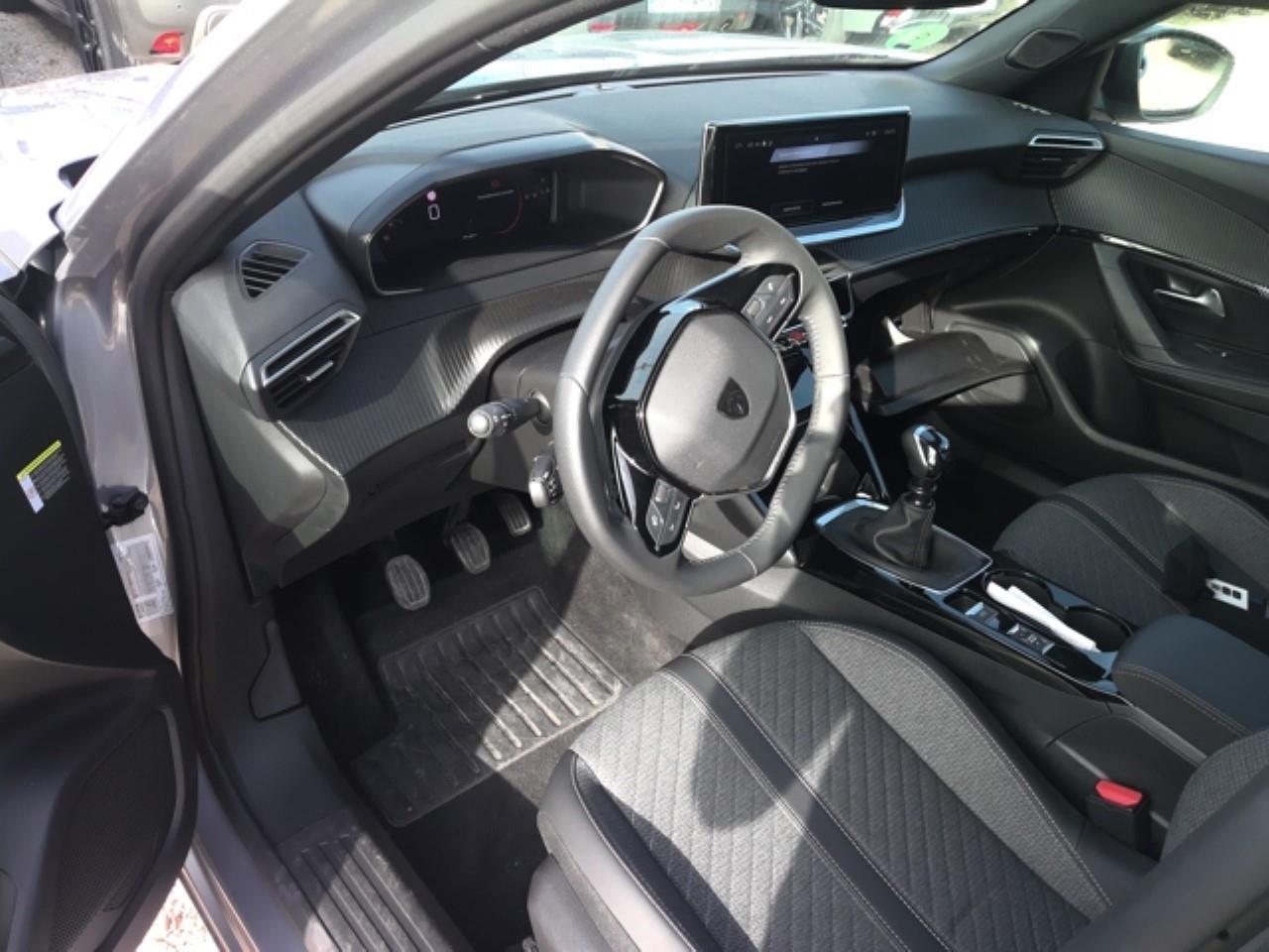 Foto Peugeot 2008 11