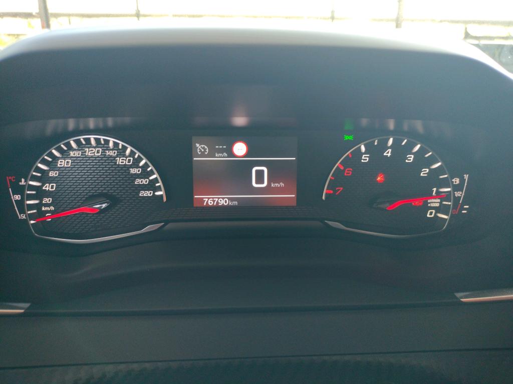 Peugeot 2008 BlueHDi 110 S&S BVM6 Active Business 2021