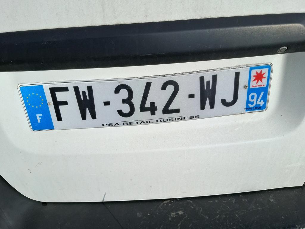 Peugeot EXPERT FGN TOLE STANDARD 2.0  BLUEHDI 120 S&S EAT8 ASPHALT 2021