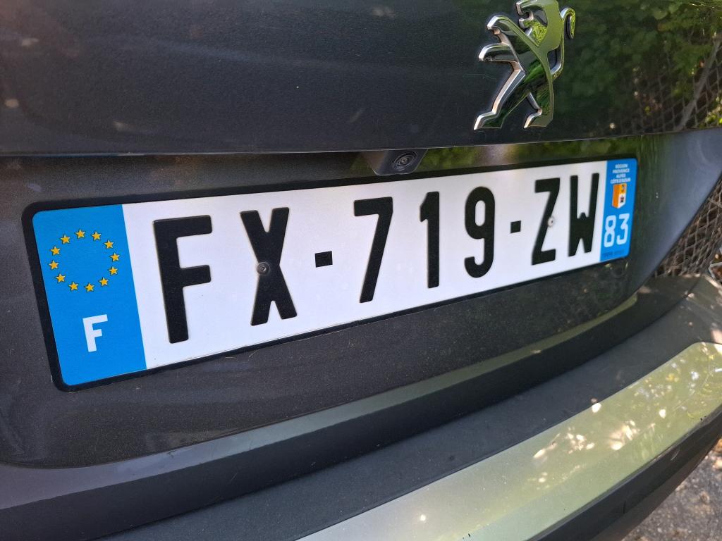 Peugeot 2008 BlueHDi 130 S&S EAT8 Allure Business 2021