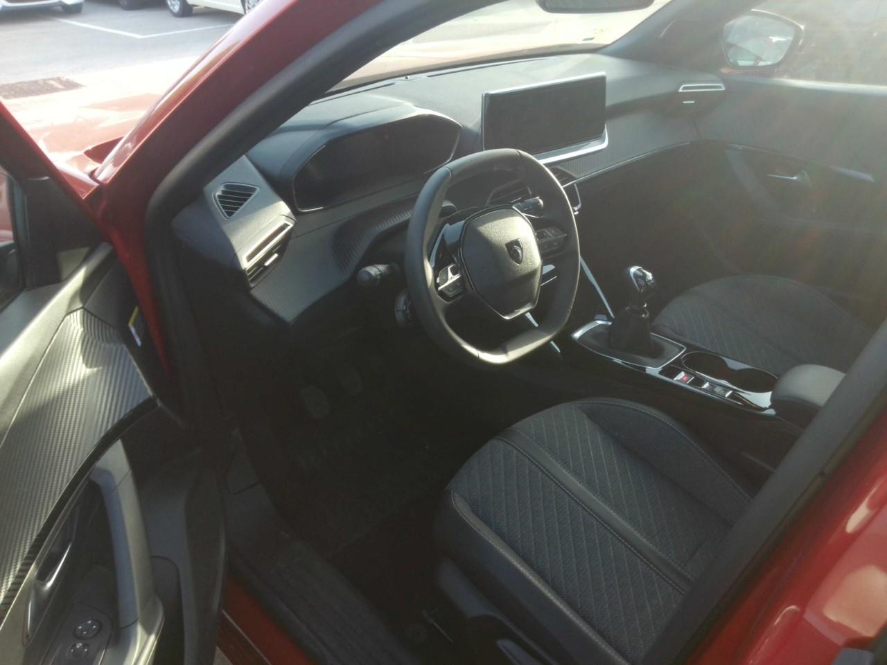 Foto Peugeot 2008 3