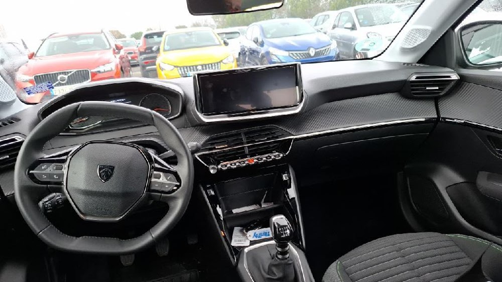 Foto Peugeot 208 11