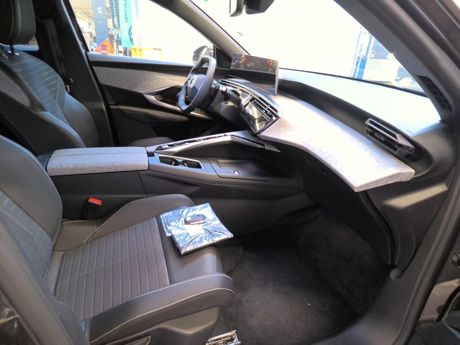 Peugeot 3008 Hybrid 136 e-DCS6 Allure 2024