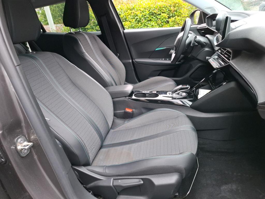 Peugeot 2008 PureTech 130 S&S EAT8 Allure Business 2021