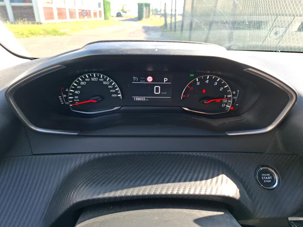 Peugeot 208 PureTech 100 S&S EAT8 Allure Business 2020