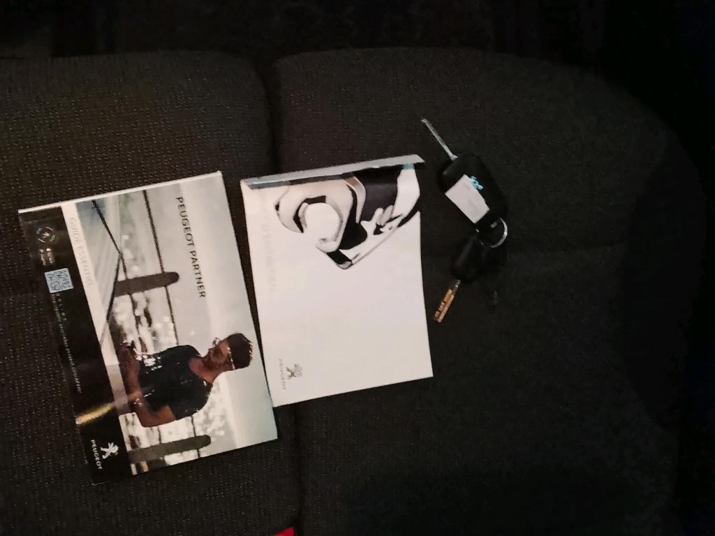 Peugeot PARTNER FOURGON STANDARD 1000 KG BLUEHDI 100 S&S BVM5 ASPHALT 2020