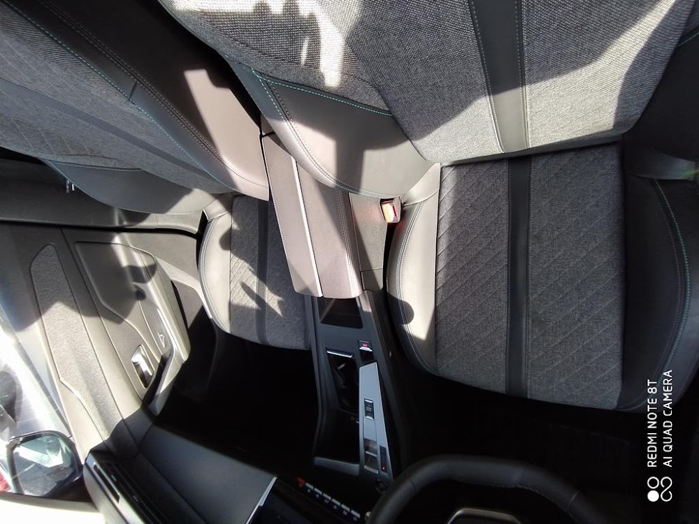 Foto Peugeot 408 13