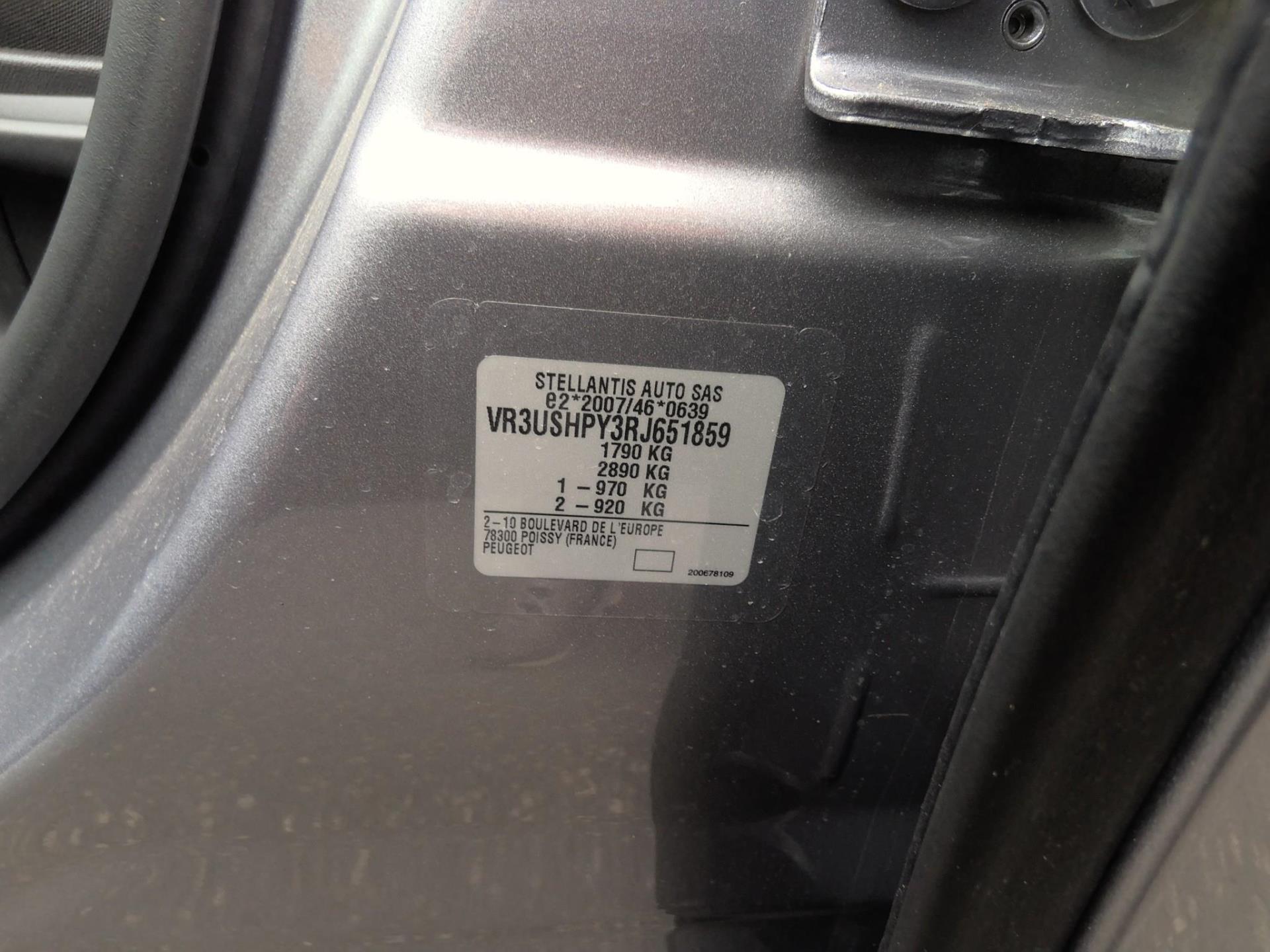 Peugeot 2008 Hybrid 136 e-DCS6 GT 2024