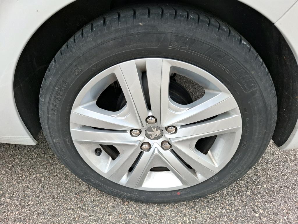Peugeot 208 1.2 PureTech 82ch BVM5 Style 2017