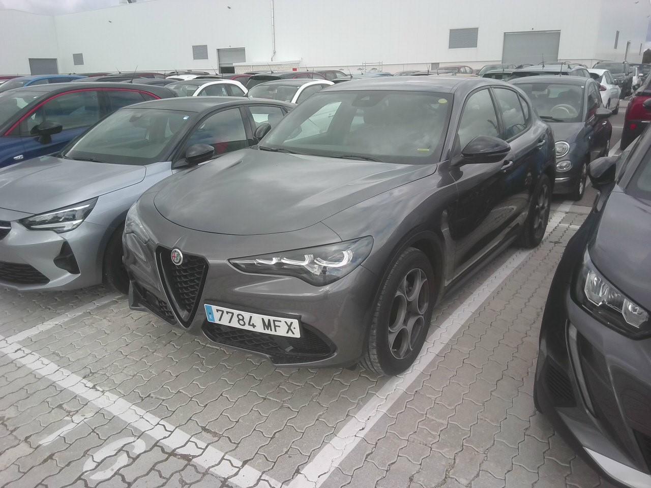 Foto Alfa Romeo Stelvio 2