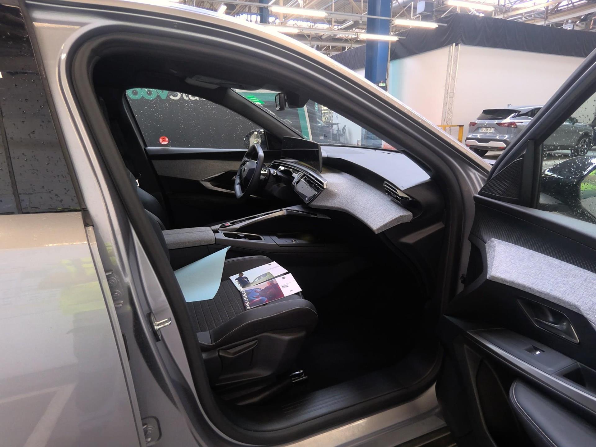 Peugeot 3008 Hybrid 136 e-DCS6 Allure 2024