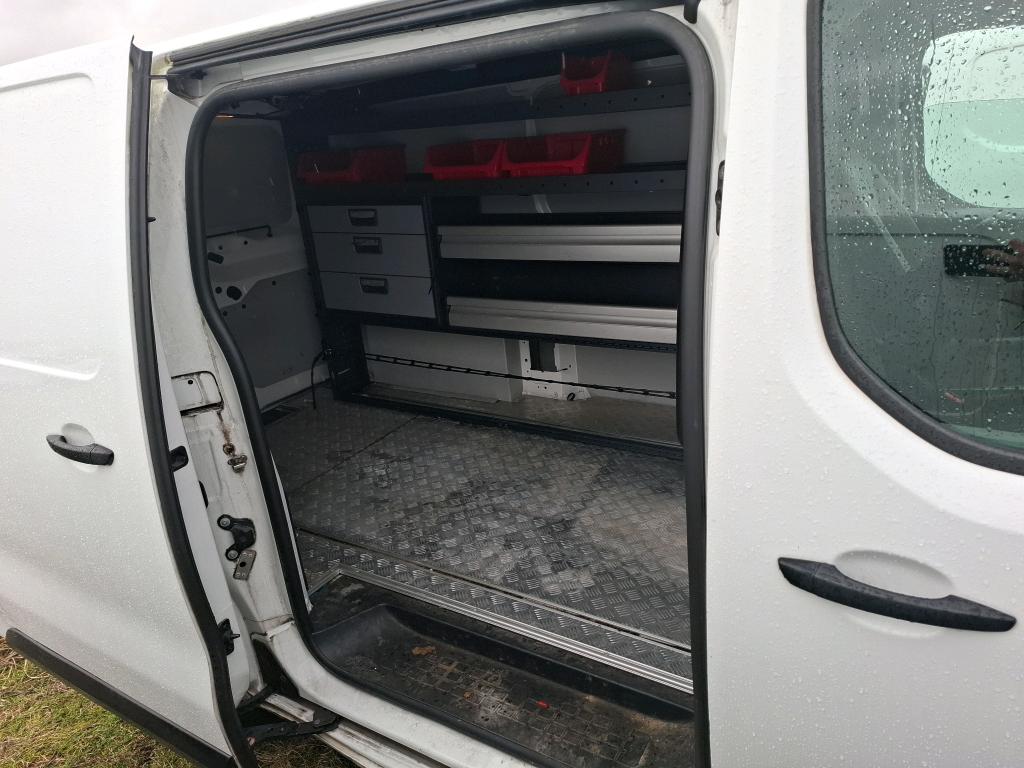 Peugeot EXPERT FGN TOLE STANDARD 2.0 BLUEHDI 120 S&S BVM6 ASPHALT 2021