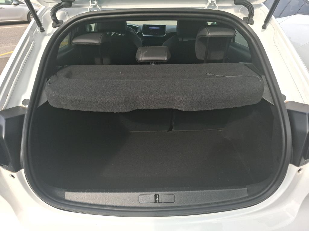 Peugeot 208 Hybrid 136 e-DCS6 GT 2025