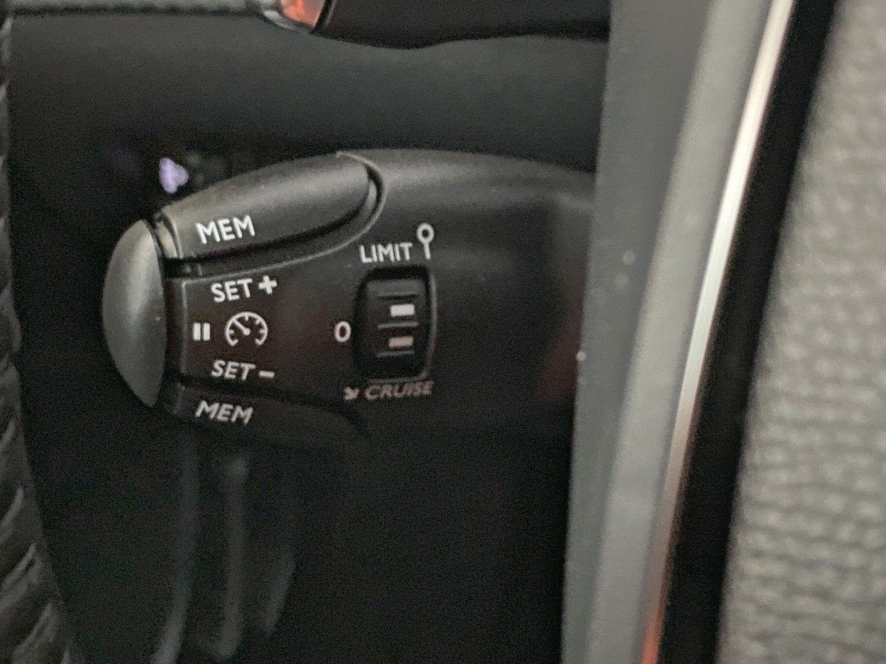 Peugeot 2008 PureTech 130 S&S EAT8 Allure 2024