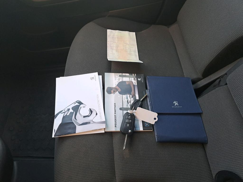 Peugeot PARTNER FOURGON STANDARD 650 KG BLUEHDI 75 BVM5 PREMIUM 2020