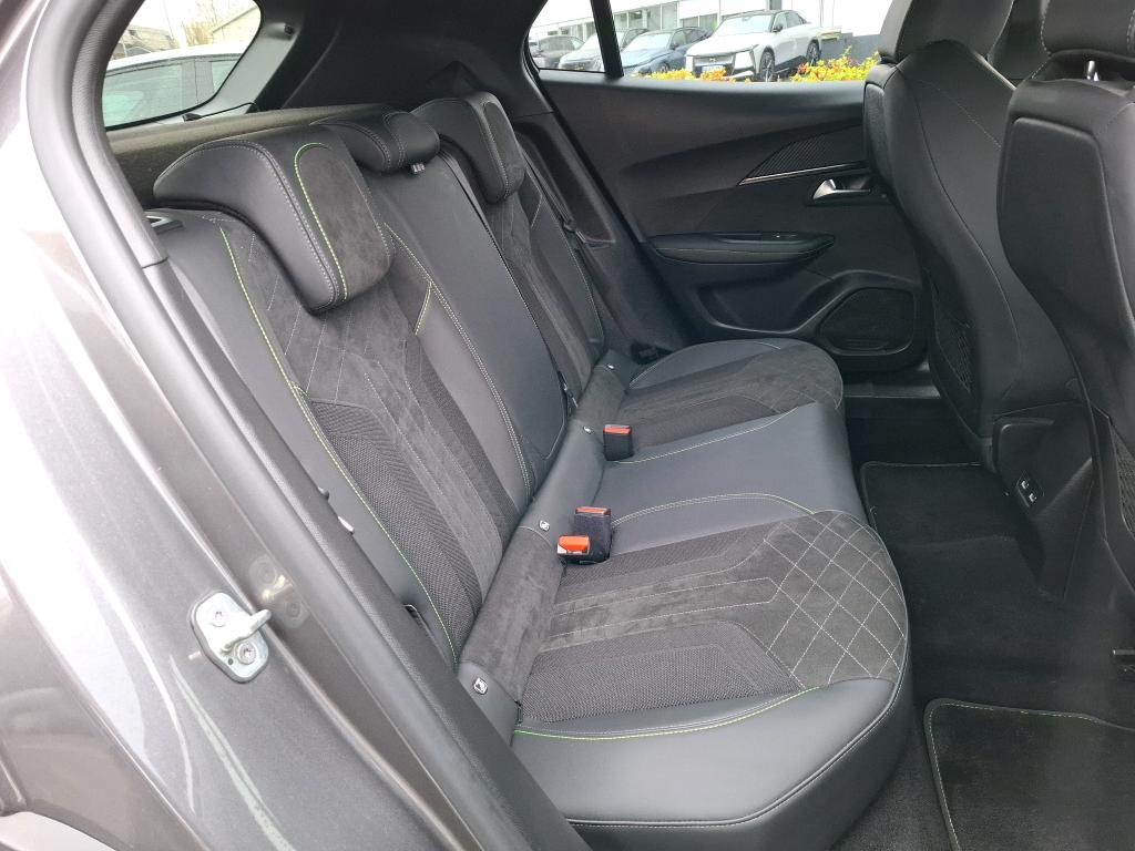 Peugeot 2008 BlueHDi 130 S&S EAT8 GT Pack 2022