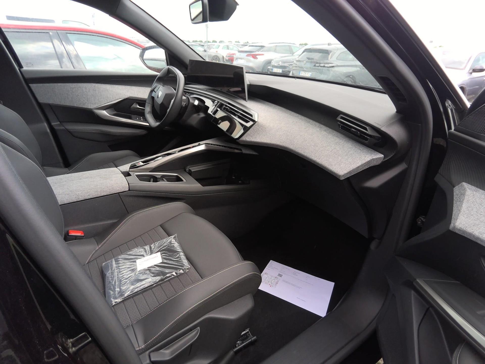 Peugeot 3008 Hybrid 136 e-DCS6 Allure 2024