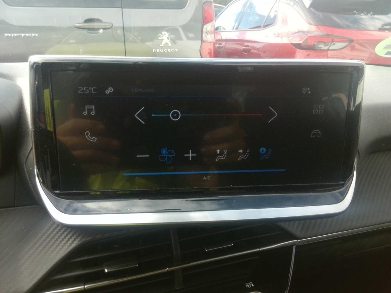 Foto Peugeot 208 8