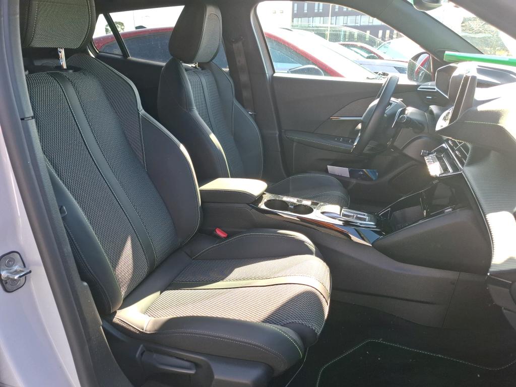 Peugeot 2008 PureTech 130 S&S EAT8 GT 2023