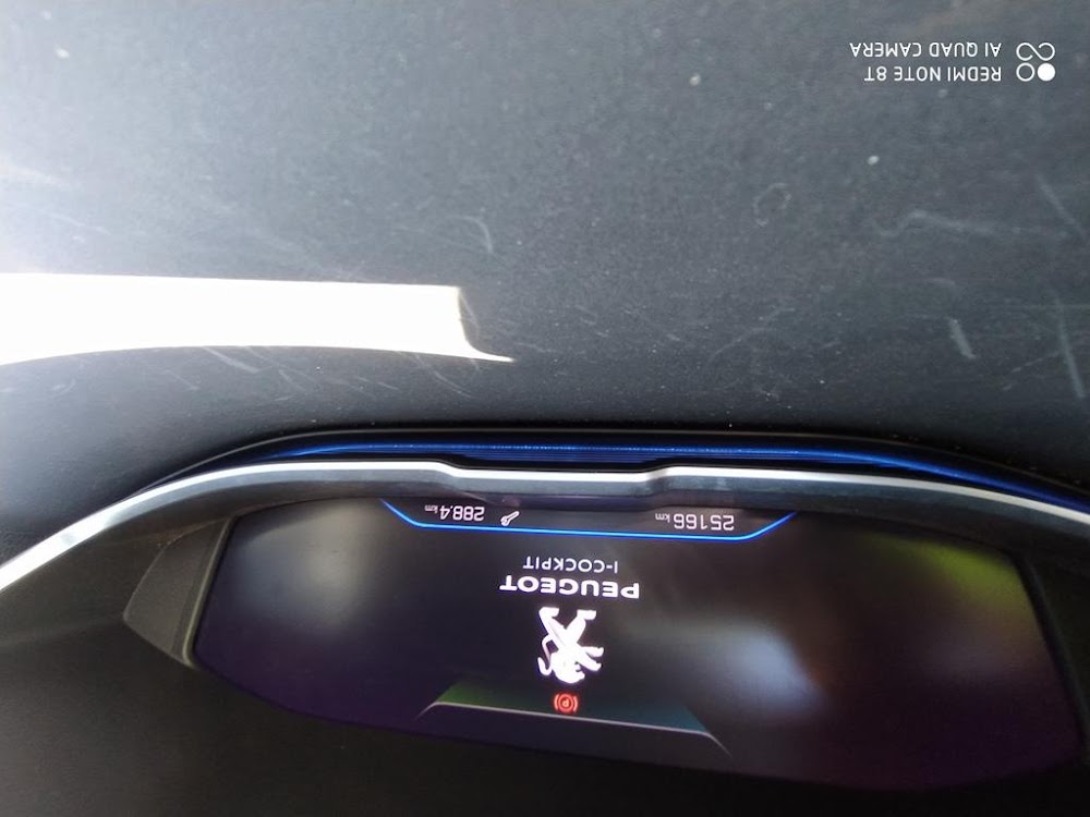 Foto Peugeot 3008 Hybrid 3