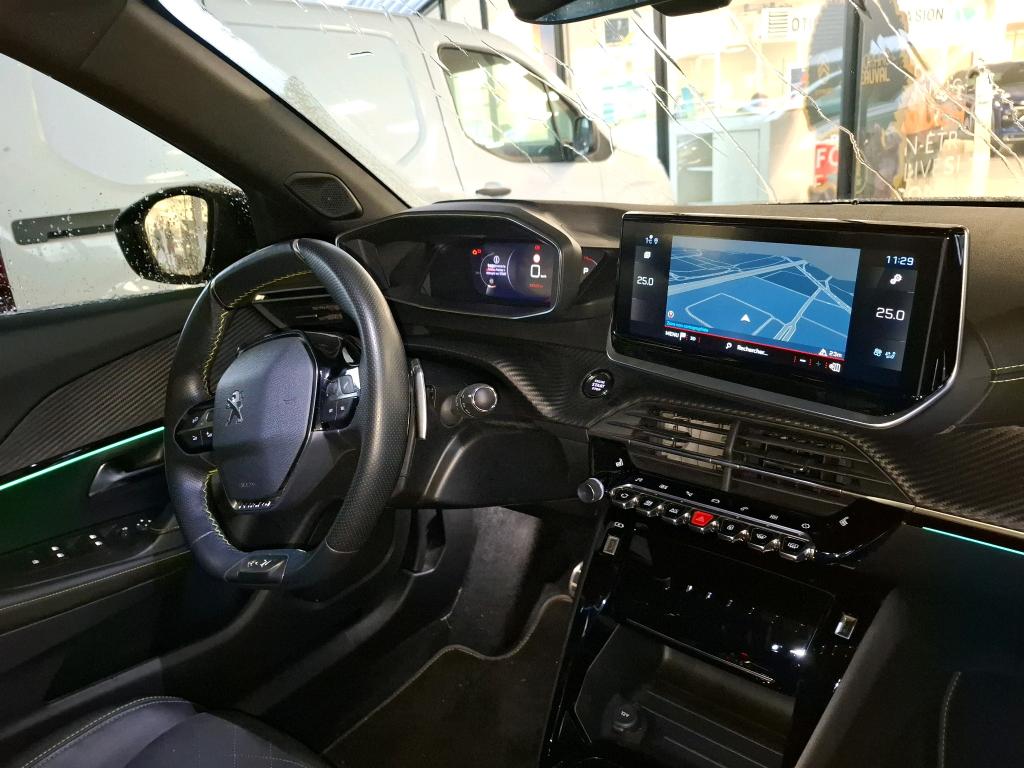 Peugeot 2008 PureTech 130 S&S EAT8 GT 2022