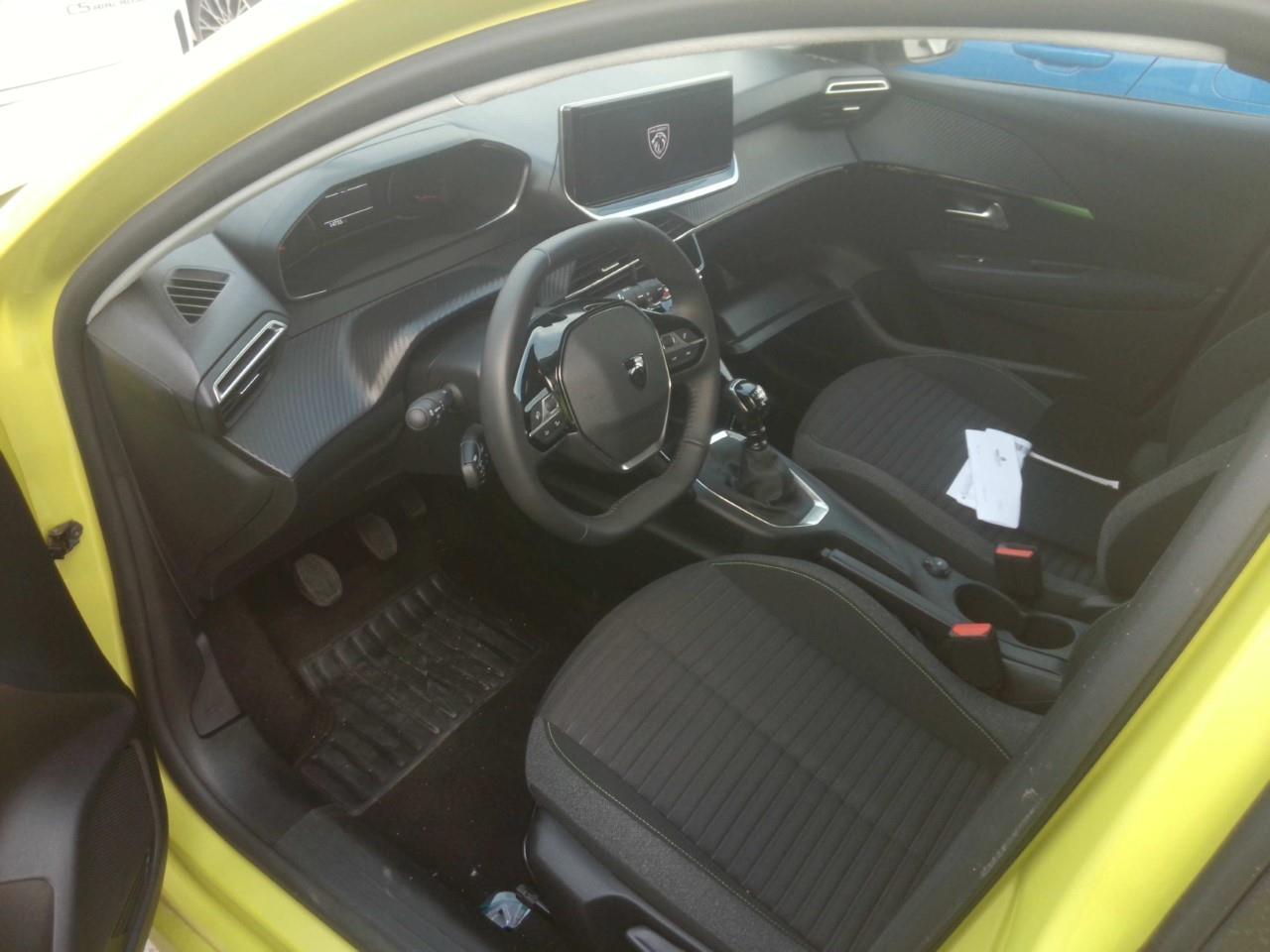 Foto Peugeot 208 10