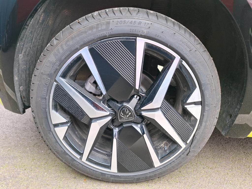 Peugeot 208 Hybrid 145 ch e-DCS6 GT 2025