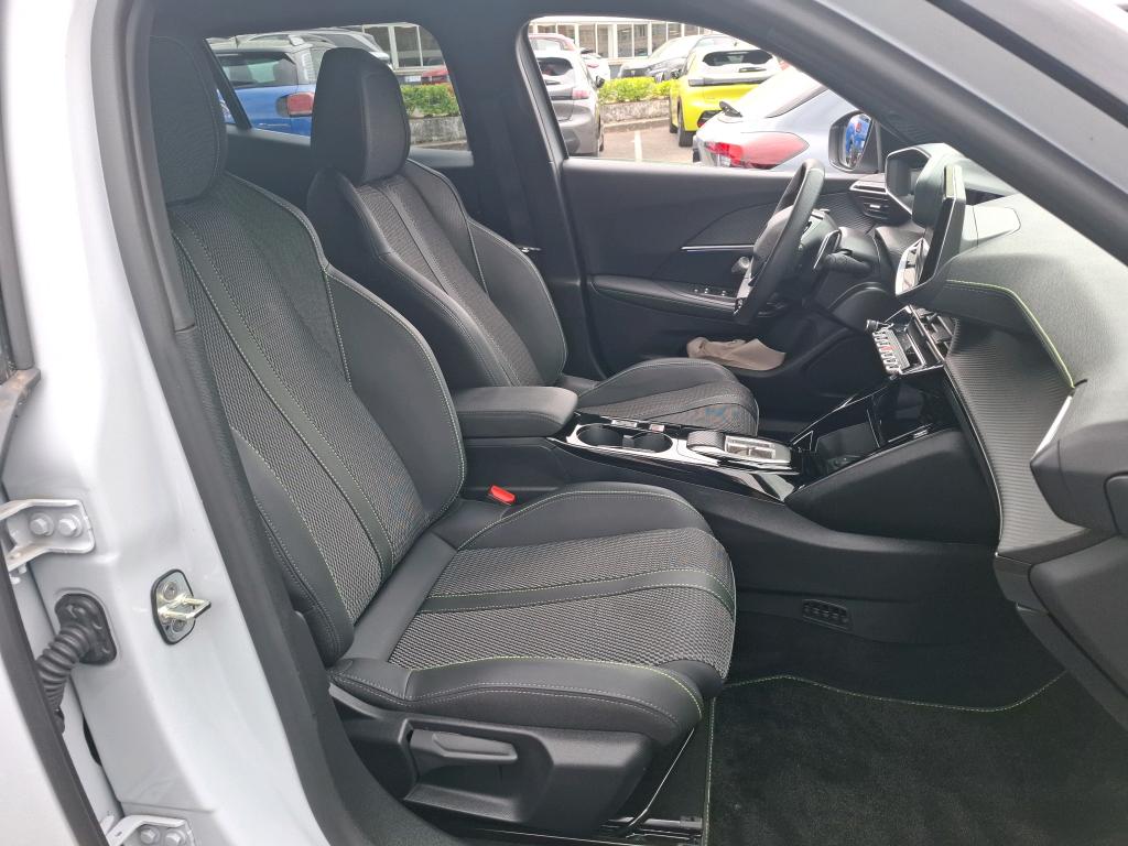 Peugeot 2008 Hybrid 145 ch e-DCS6 GT 2025