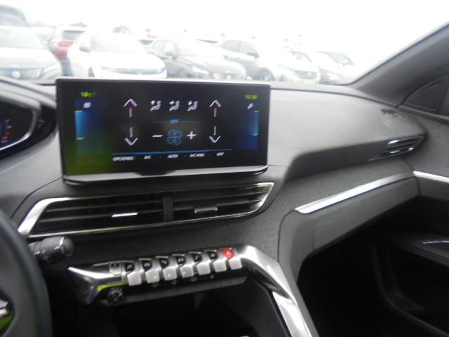 Foto Peugeot 3008 Hybrid 12