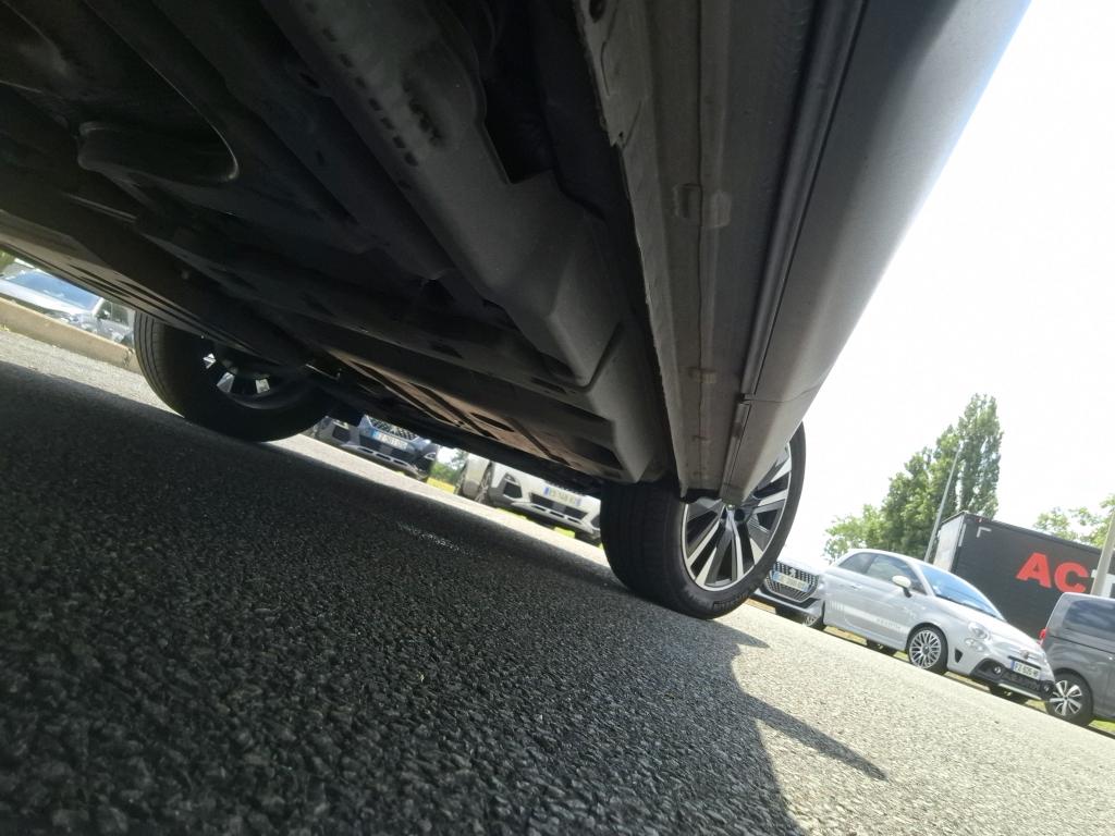Peugeot 2008 BlueHDi 130 S&S EAT8 GT Pack 2022