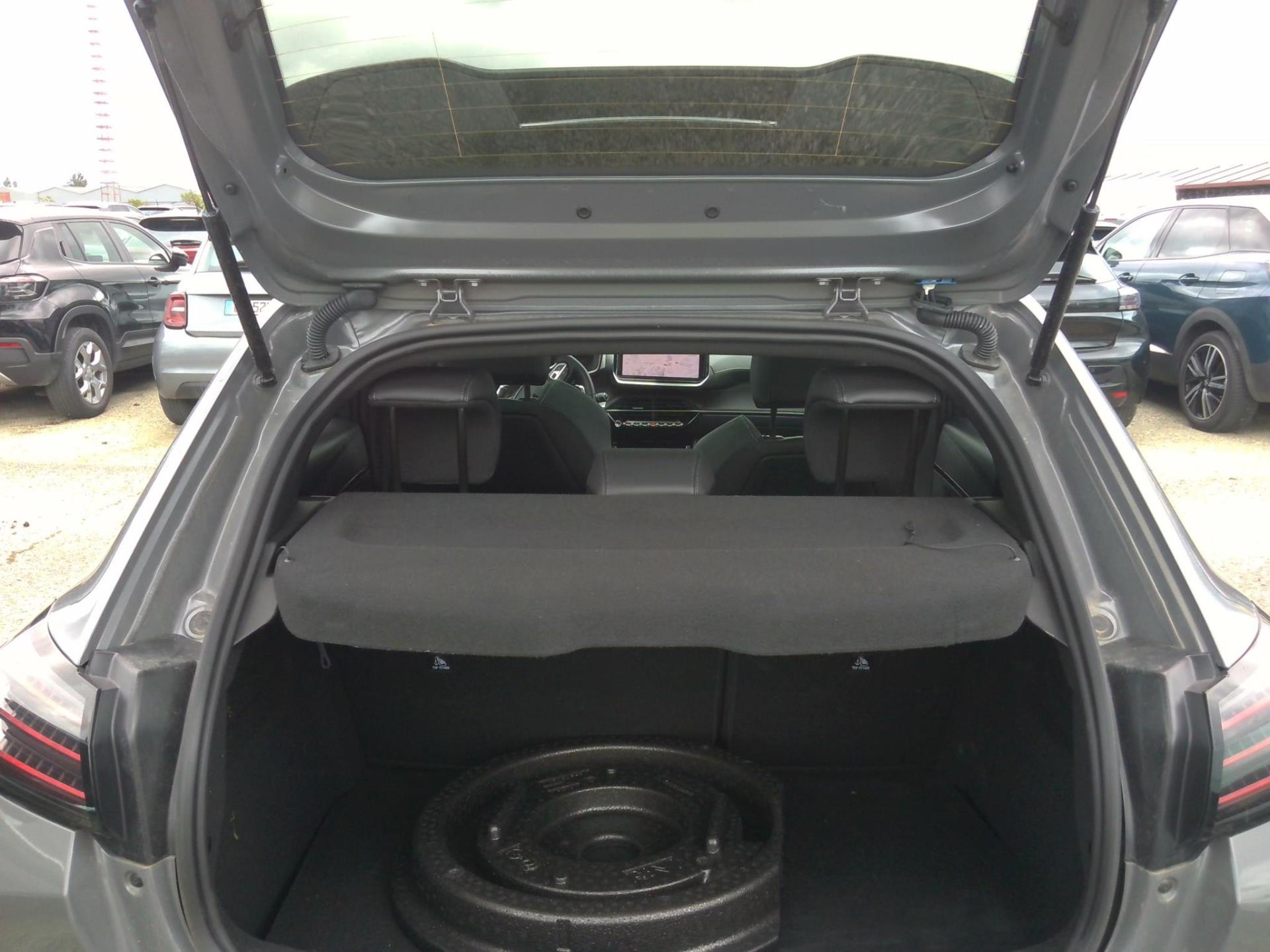 Peugeot 208 Hybrid 136 e-DCS6 GT 2024
