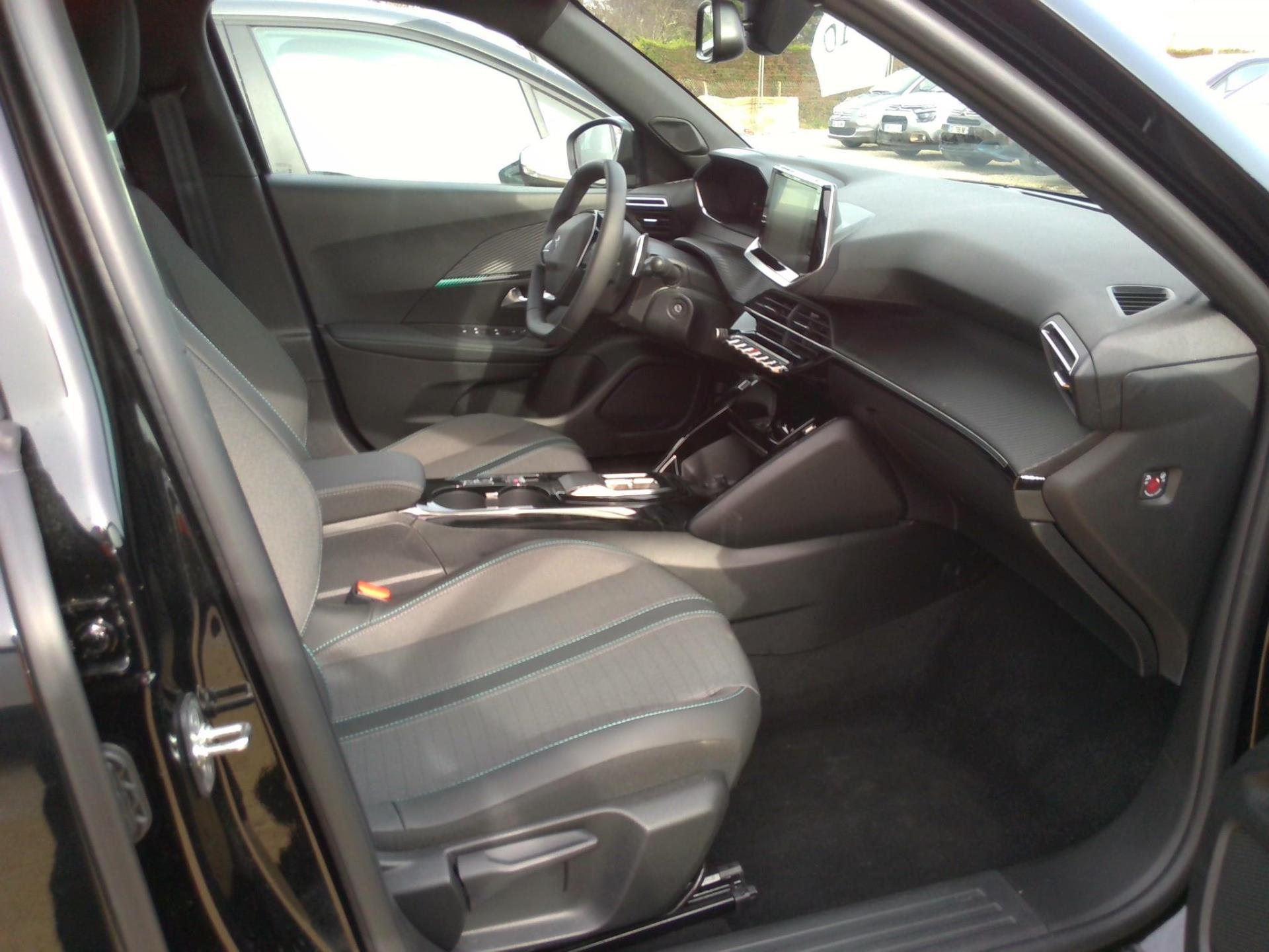 Peugeot 2008 PureTech 130 S&S EAT8 Allure 2023
