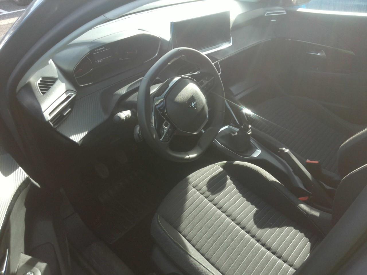 Foto Peugeot 208 8
