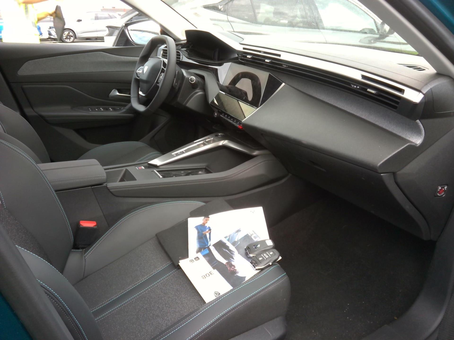 Peugeot 308 PHEV 180 e-EAT8 Allure 2024
