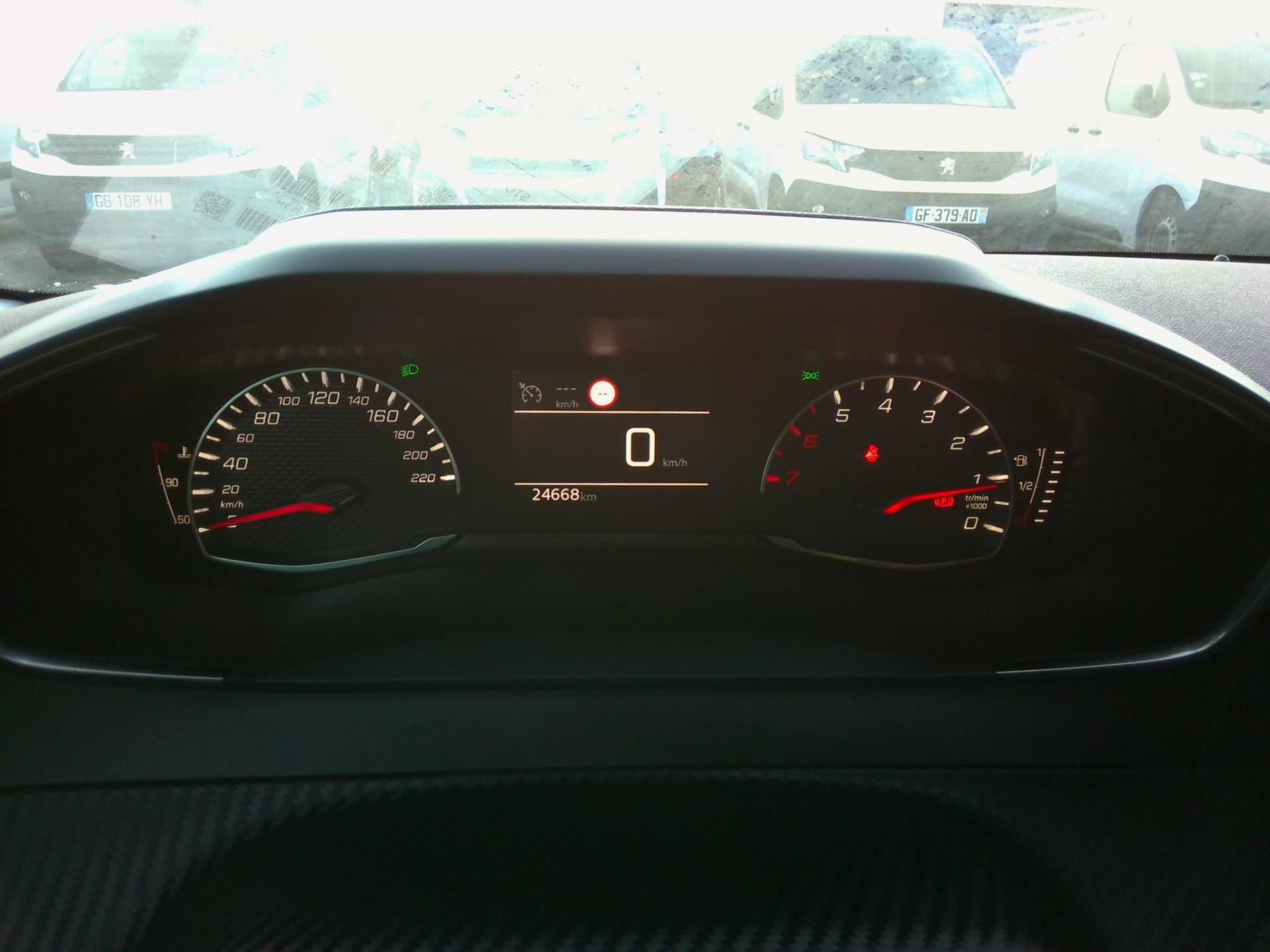 Peugeot 208 BlueHDi 100 S&S BVM6 Allure 2023