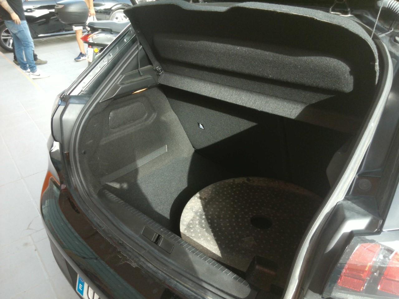 Foto Peugeot 208 14