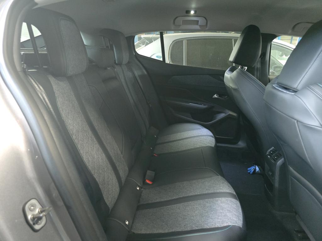 Peugeot 408 PHEV 180 e-EAT8 Allure 2023