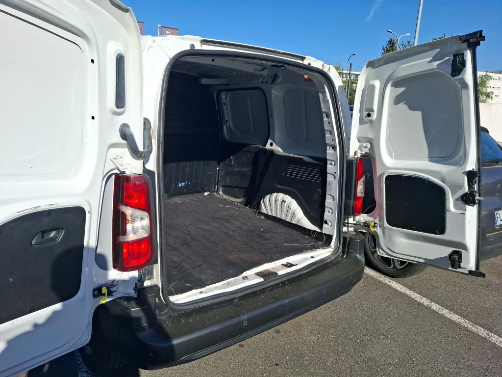 Peugeot PARTNER FOURGON STANDARD 650 KG BLUEHDI 130 S&S EAT8 ASPHALT 2021
