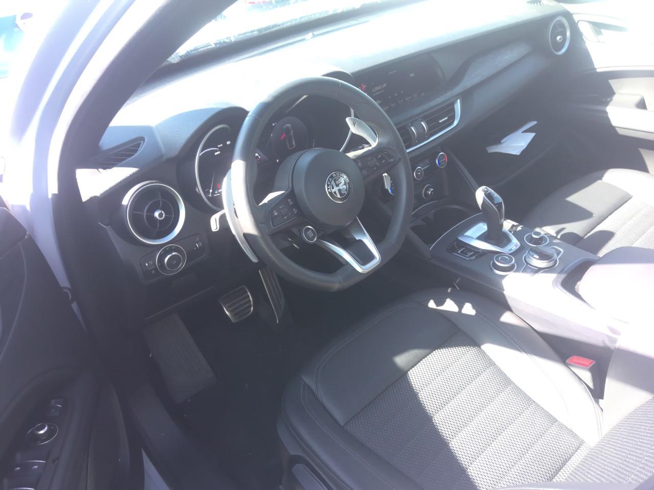Foto Alfa Romeo Stelvio 4