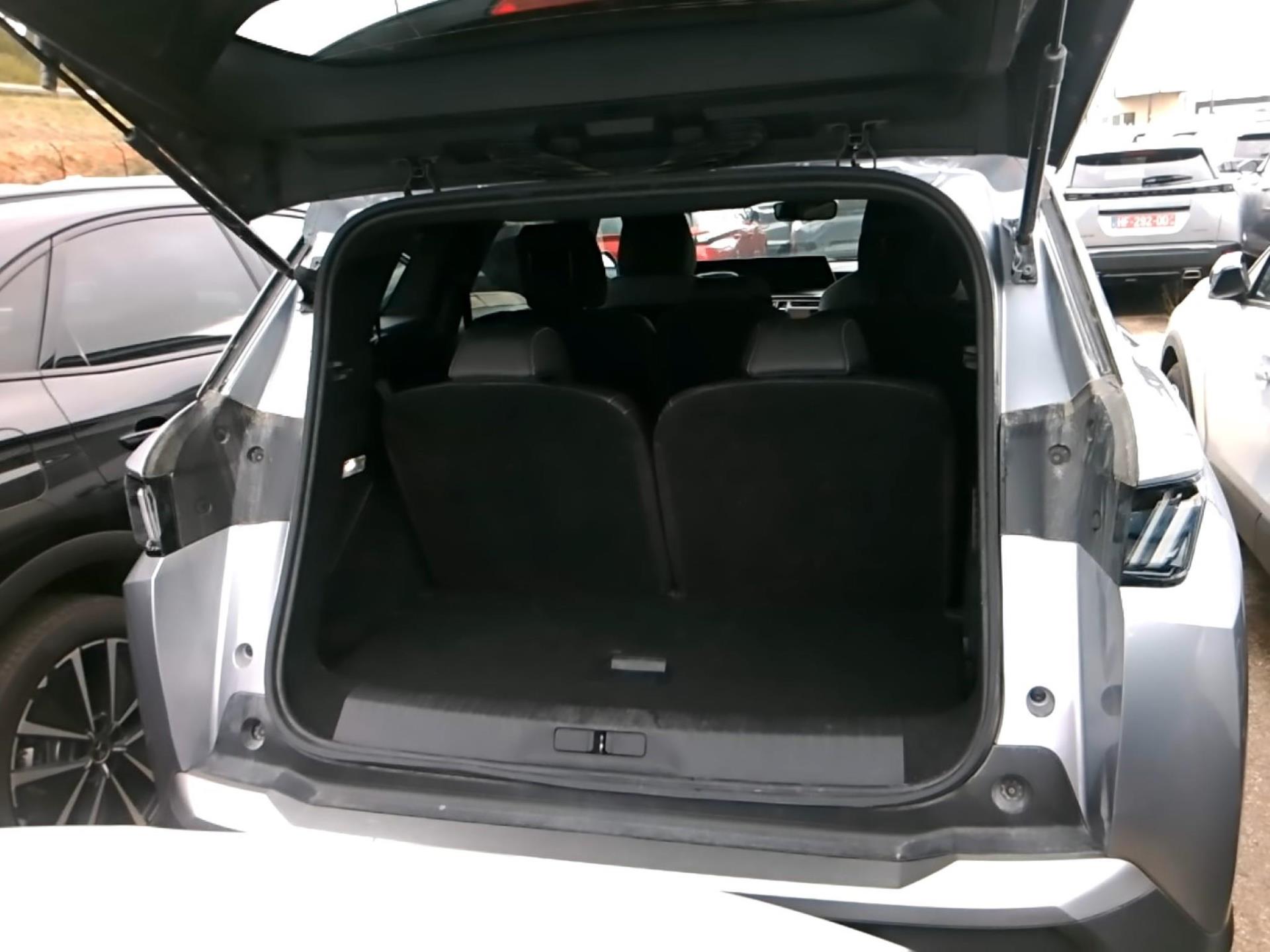 Peugeot 5008 Hybrid 145 ch e-DCS6 Allure 2025