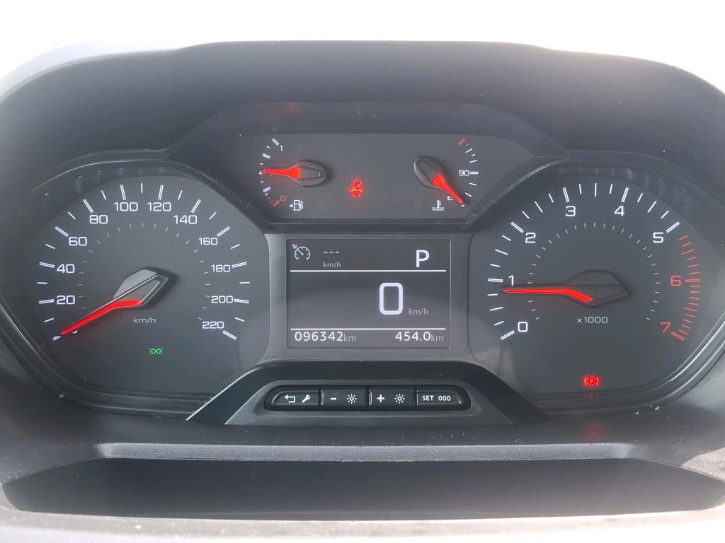 Peugeot PARTNER FOURGON LONG 950 KG BLUEHDI 130 S&S EAT8 ASPHALT 2021