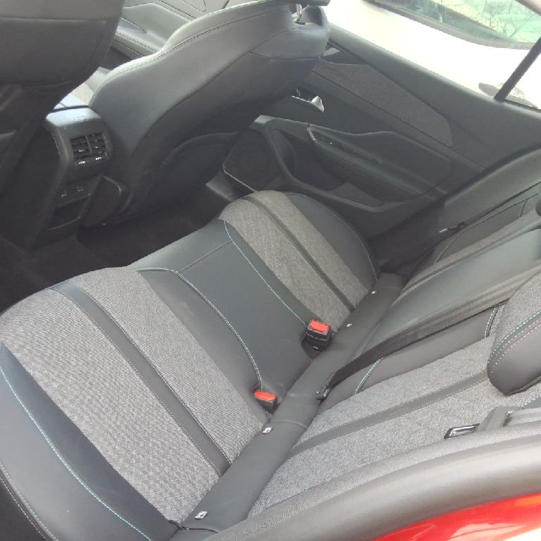 Foto Peugeot 408 13