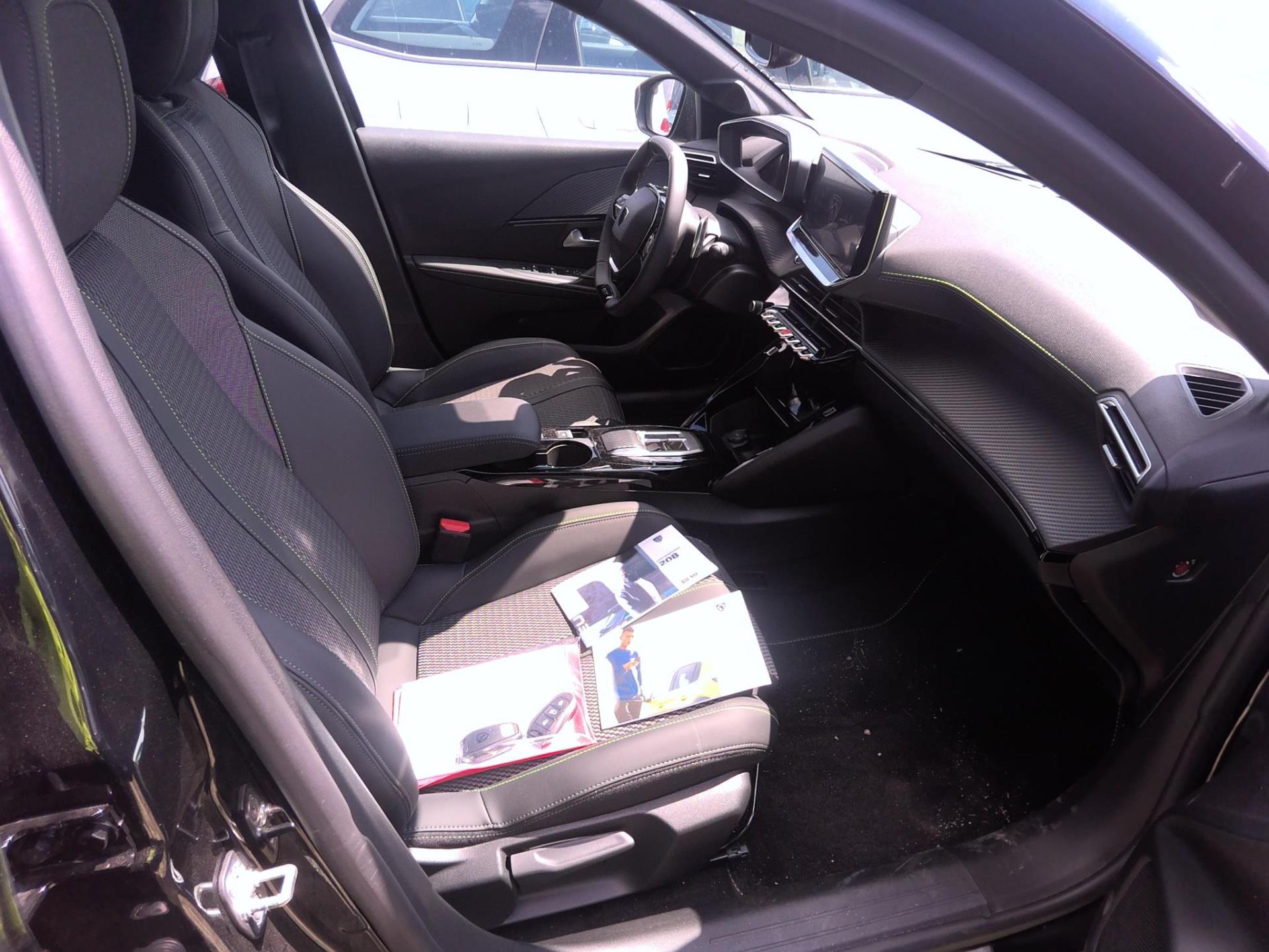Peugeot 208 Hybrid 110 e-DCS6 GT 2025