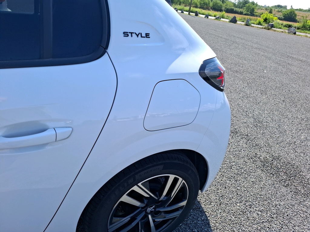 Peugeot 208 PureTech 100 S&S BVM6 Style 2023