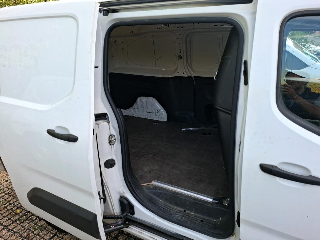 Peugeot PARTNER FOURGON LONG 950 KG BLUEHDI 100 S&S BVM6 ASPHALT 2022