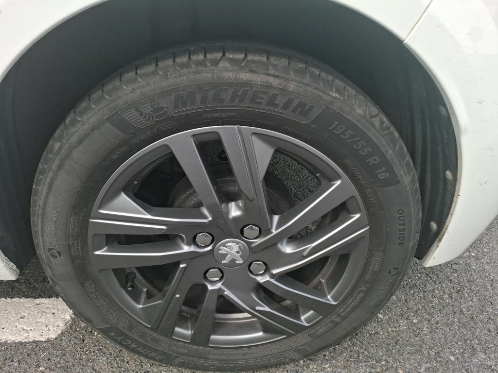 Peugeot 208 PureTech 75 S&S BVM5 Active Pack 2022