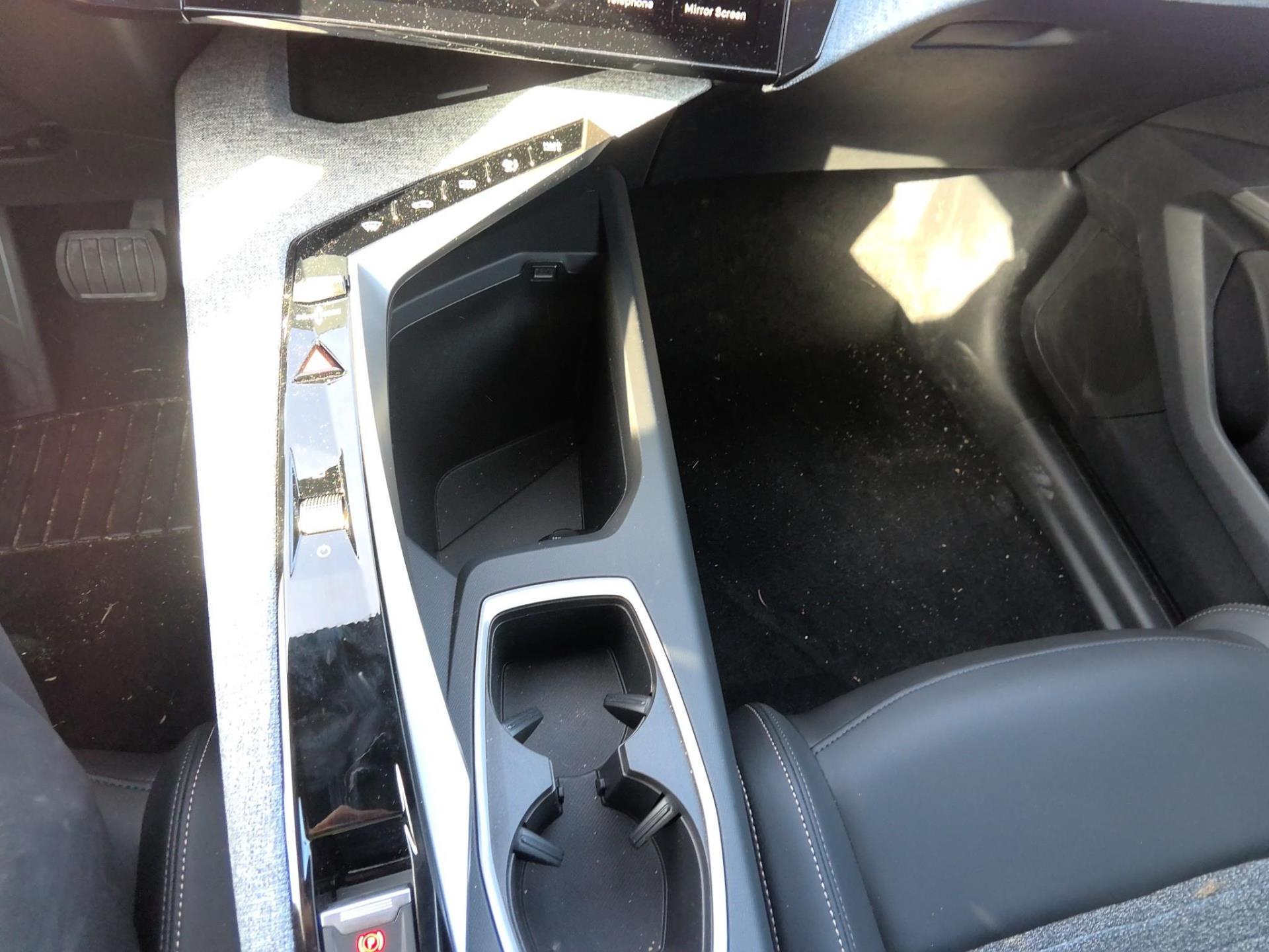 Peugeot 3008 Hybrid 136 e-DCS6 Allure 2025