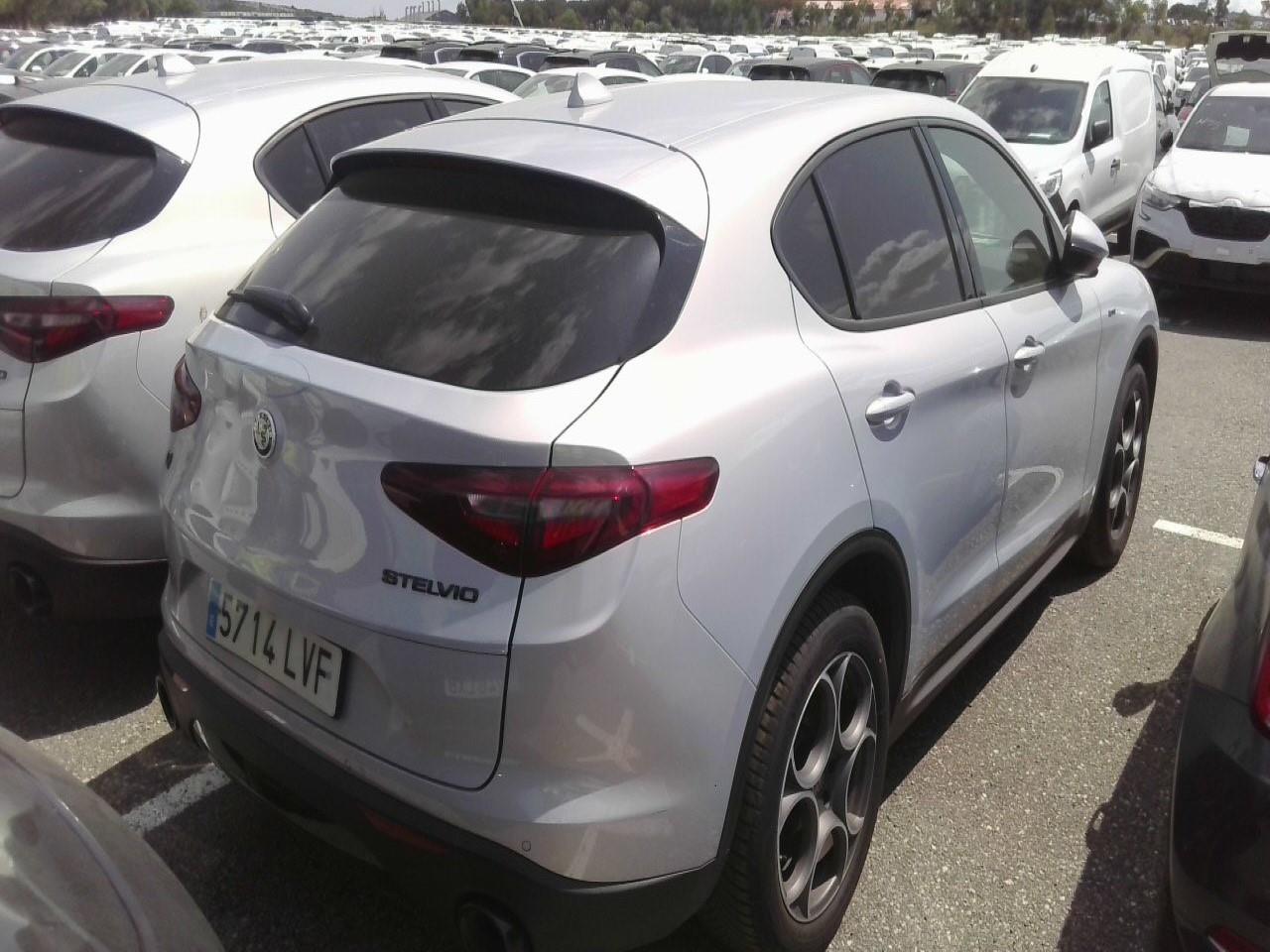 Foto Alfa Romeo Stelvio 3